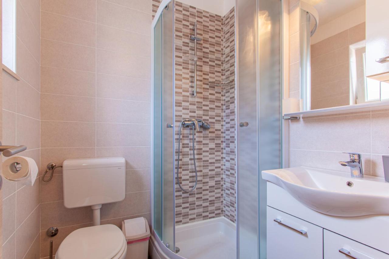Room Laudina Крес Екстериор снимка