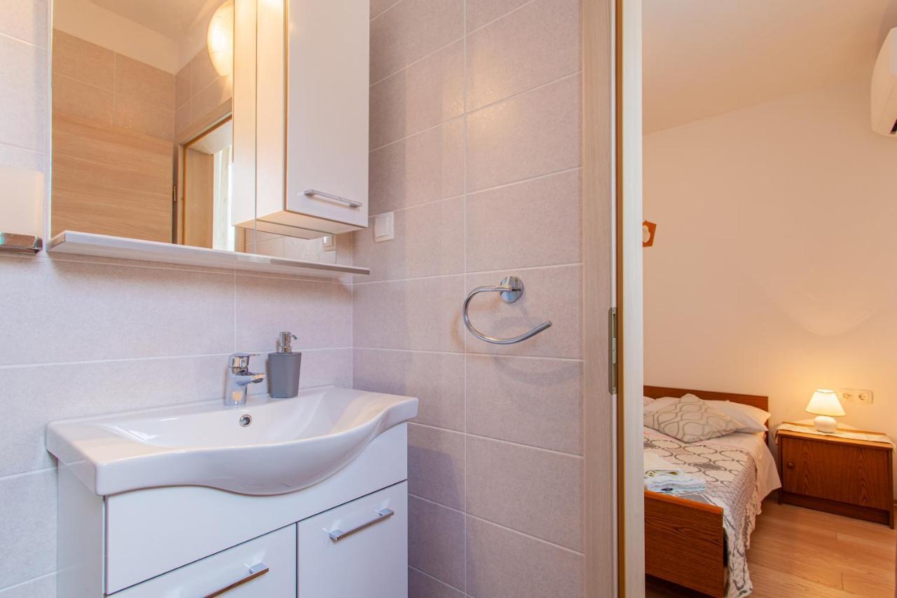 Room Laudina Крес Екстериор снимка