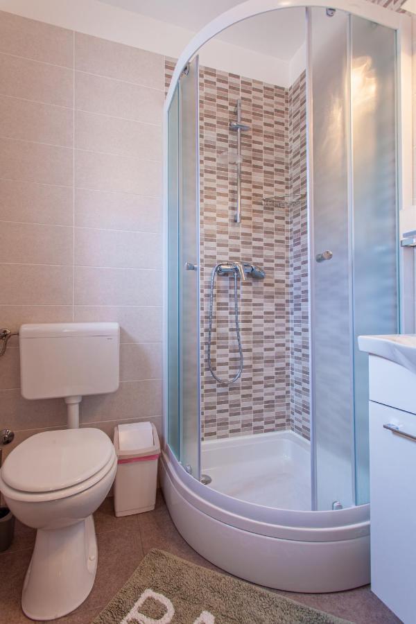 Room Laudina Крес Екстериор снимка