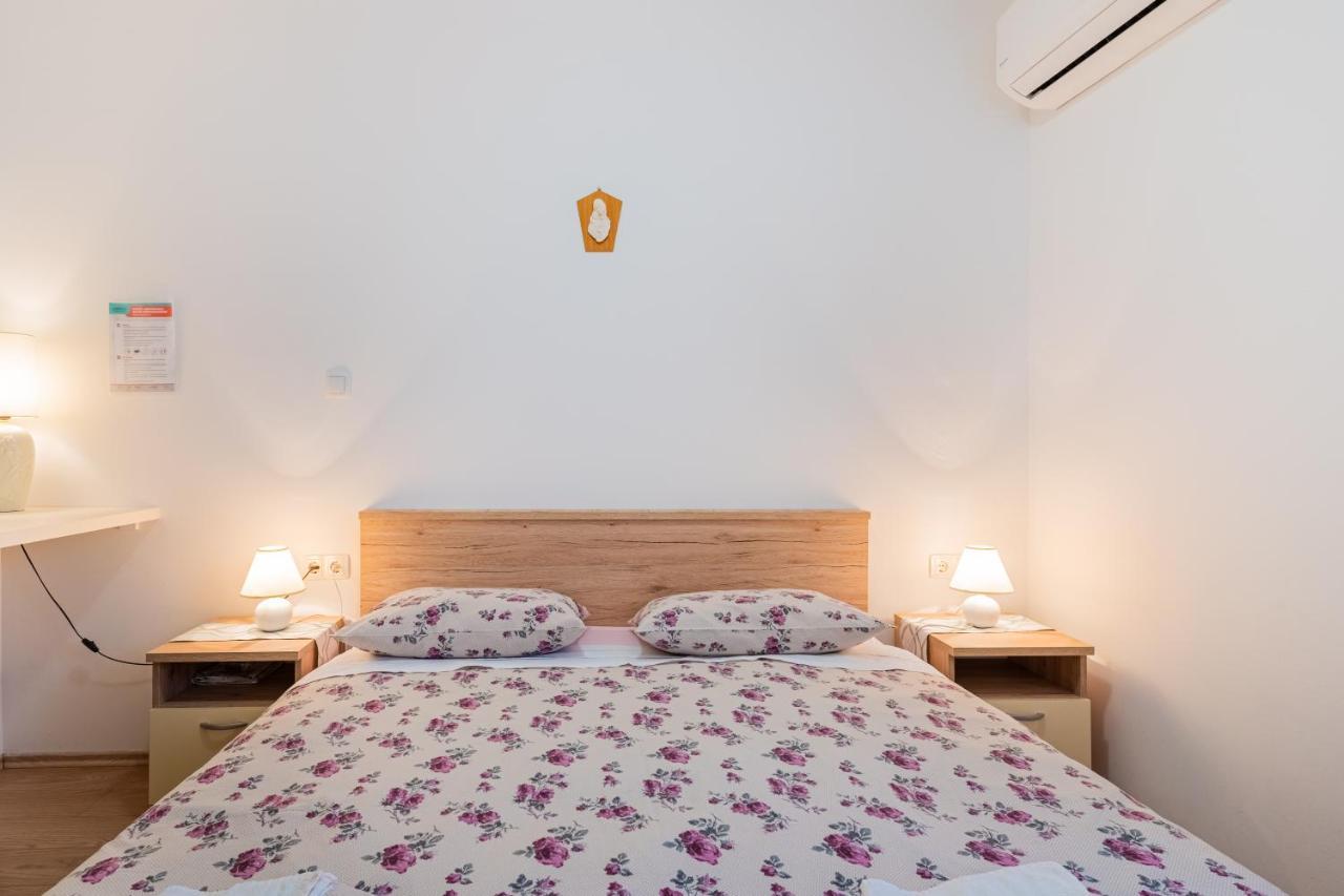 Room Laudina Крес Екстериор снимка