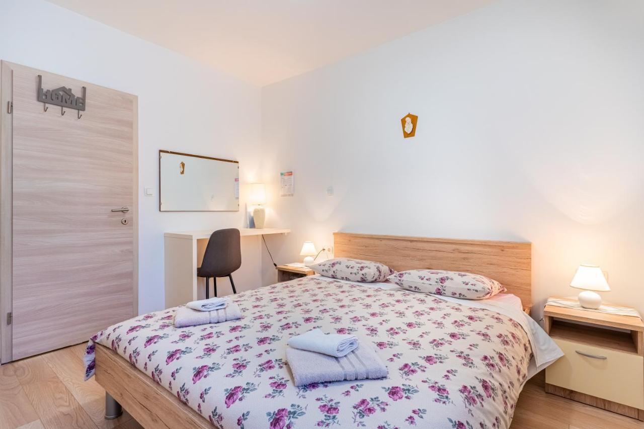 Room Laudina Крес Екстериор снимка