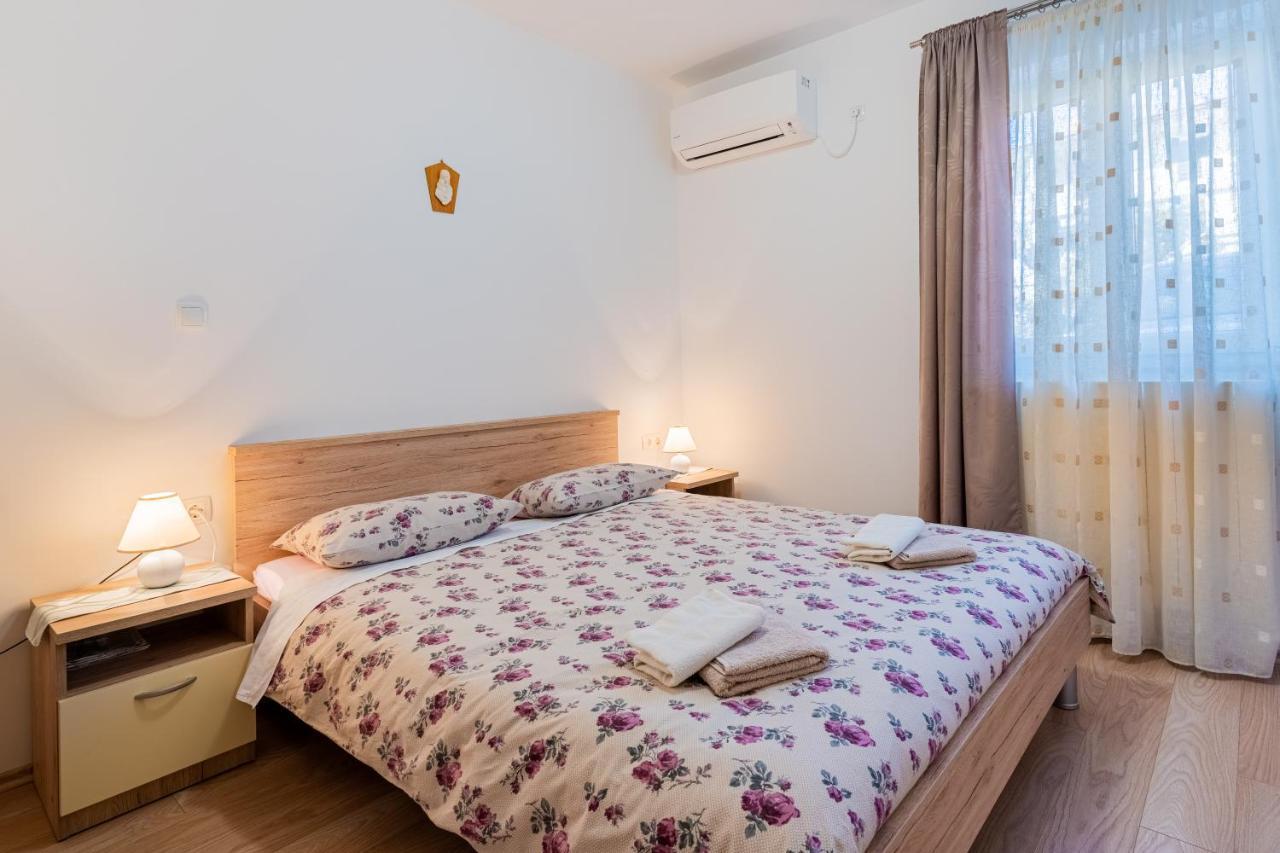 Room Laudina Крес Екстериор снимка
